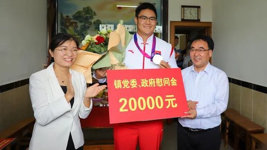 抖音上线付费聊天装扮商城，对标QQ首次试水社交商业化v6.5.7 官方安卓版