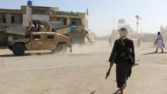 一觉醒来，这两个邻国大打出手了