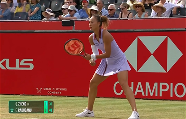 WTA500伦敦站：郑钦文2-0战胜前美网冠军拉杜卡努 挺进4强！