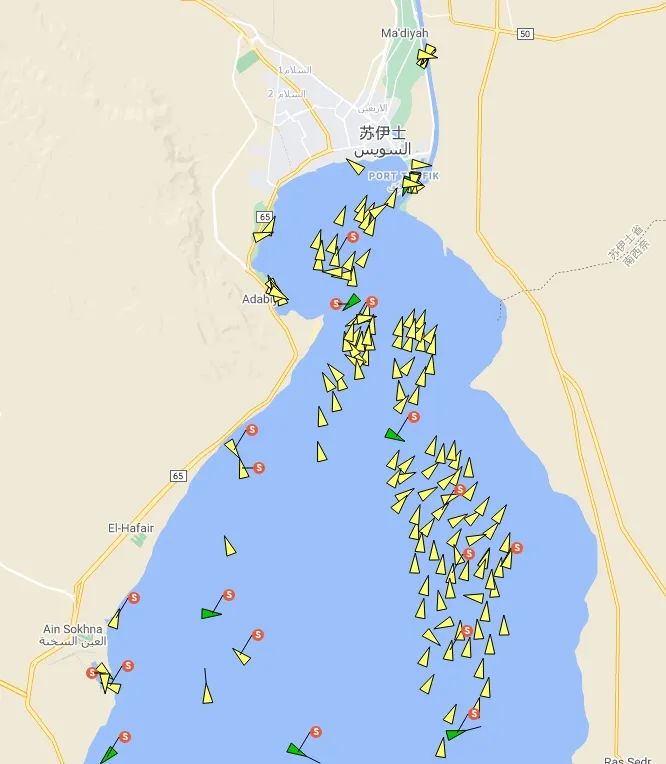 大量船只滞留在苏伊士运河南段。来源：船讯网