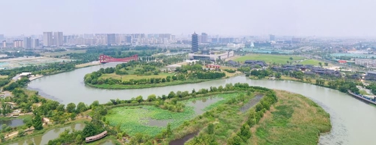  这是2022年5月25日拍摄的扬州市运河三湾景区（无人机照片）。新华社记者 李博 摄