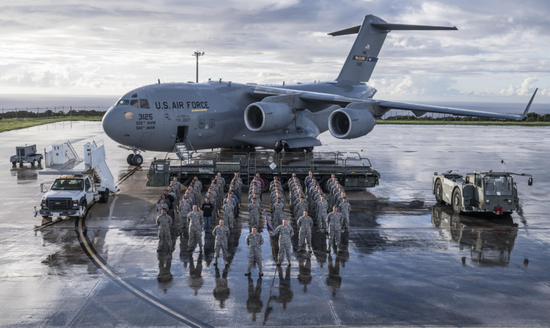  安德森空军基地734空中机动中队合影。 图片来源：美国安德森空军基地官网