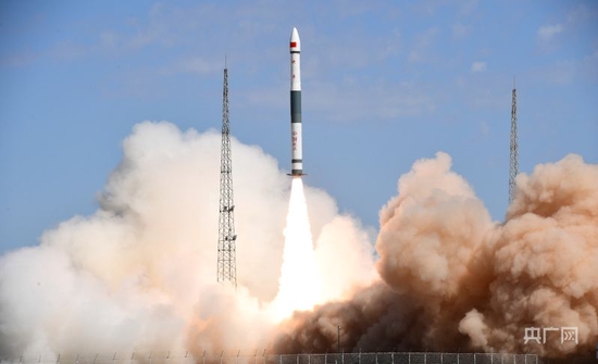 【大时代】武汉:"追光逐芯"江城绽新颜 "四谷溢彩"科创势正劲_新浪新