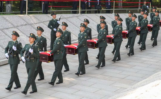  2020年9月28日，第七批在韩中国人民志愿军烈士遗骸安葬仪式在沈阳抗美援朝烈士陵园举行。