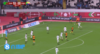 萨卡拉射门击中边网