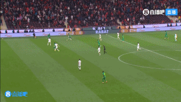 恩迪亚耶单刀被扑补射偏出