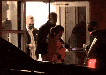 拜登，脚掌骨裂