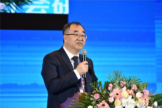 中国粮食行业协会大米分会研究员谢健围绕中国稻米标准做主题演讲