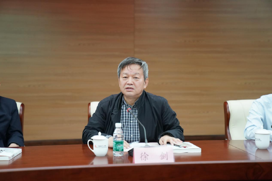 全方位书写成昆铁路:《大成昆》研讨会在京举行