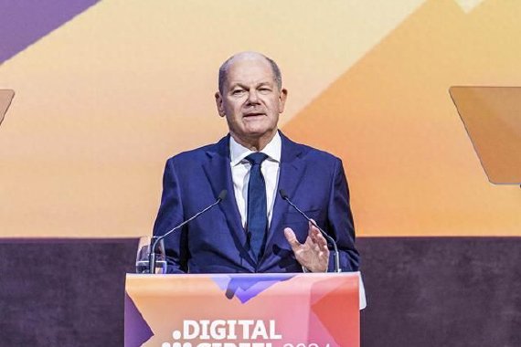 德总理重申反对欧盟对华电动汽车加征关税