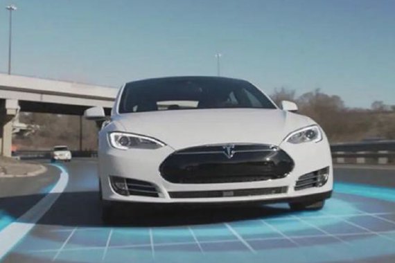 自动驾驶，特斯拉们正在加速踩油门