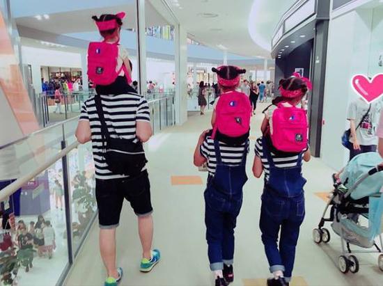 爸爸自然要负责拍照啦！当然，除了拍照爸爸还要负责带着5个前世“小情人”出去玩。