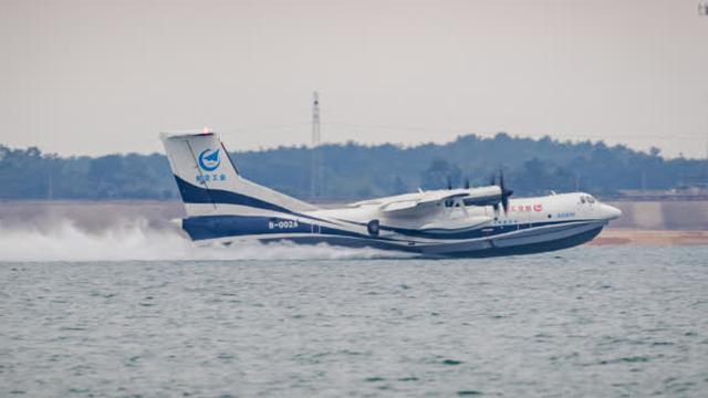 视频:国产大型水陆两栖飞机ag600水上首飞精彩瞬间