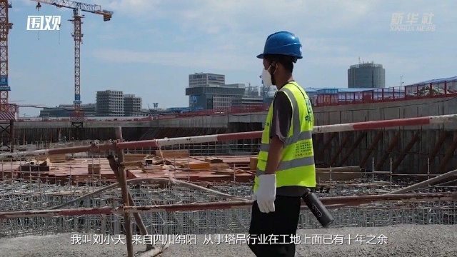 在上海重新开始工作的塔吊司机:大干特干,把落下的任务追赶回来