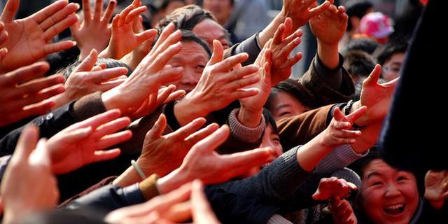 歪FI：泰国抢虾后又出抢水果