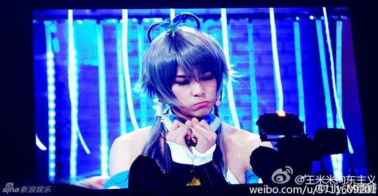 汪东城cos二次元少女洛天依