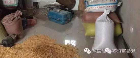 刘志丹纪念馆的人说，母亲去世时李建民正开人代会，会后直接回家，彬县酒厂一老板拉来一车酒，李建民让拉回去，说你敢拉来我回去就把你免了。