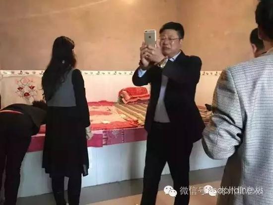 焦晓峰大哭着说：“人说李书记不贪是因为不差钱。这算个啥吗！这叫有钱？”