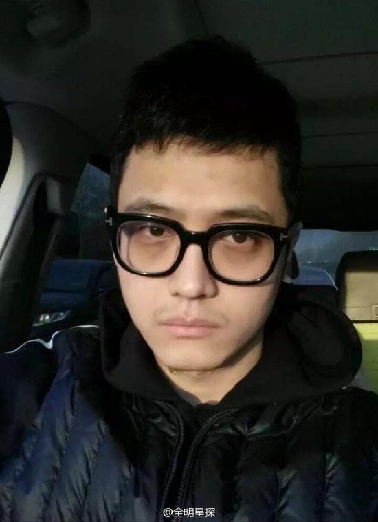 网传王宝强经纪人宋喆照片