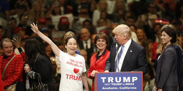 为什么那么多美国华人挺川普？他们都没受过教育么？