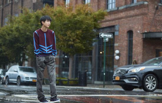 王俊凯纽约街拍