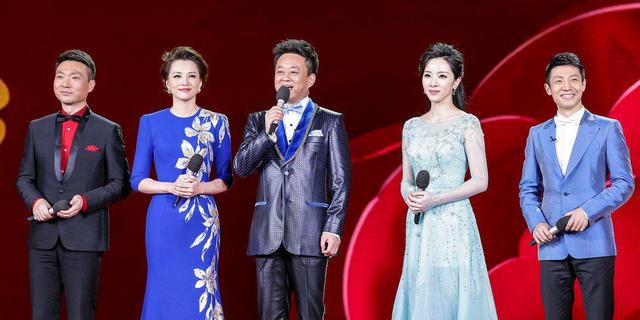 周涛离职、李思思怀孕，今年央视春晚谁主持？