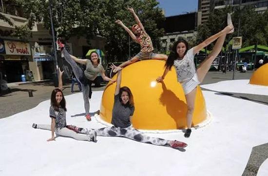 智利首都街头的荷包蛋