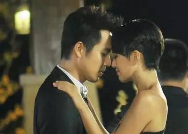 钟汉良吻戏图解大全，吻神的所有技能都在这里了