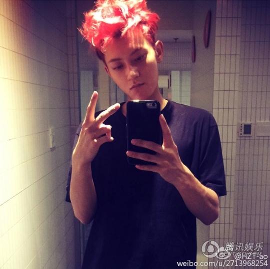 爱在厕所里自拍的明星