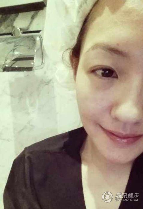 爱在厕所里自拍的明星