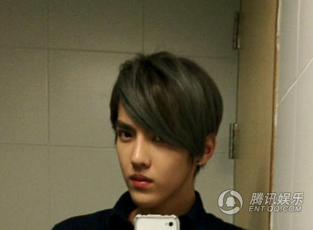 爱在厕所里自拍的明星