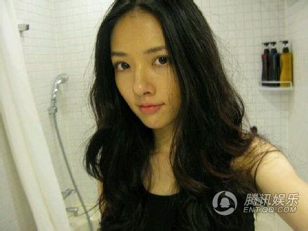 爱在厕所里自拍的明星