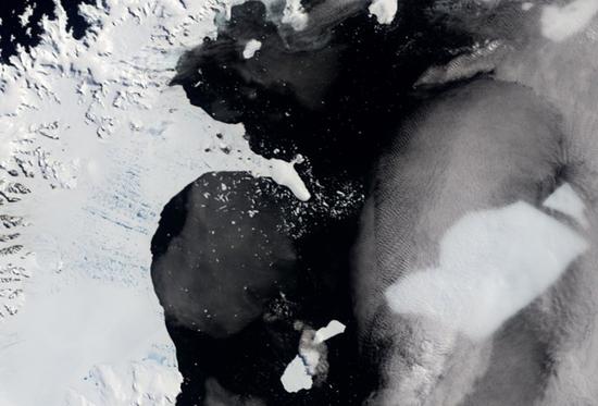 联合国政府间气候变化专门委员会2013年预计，由于气候变暖、冰川融化，2100年前海平面将上升40至63厘米，最高可达82厘米。