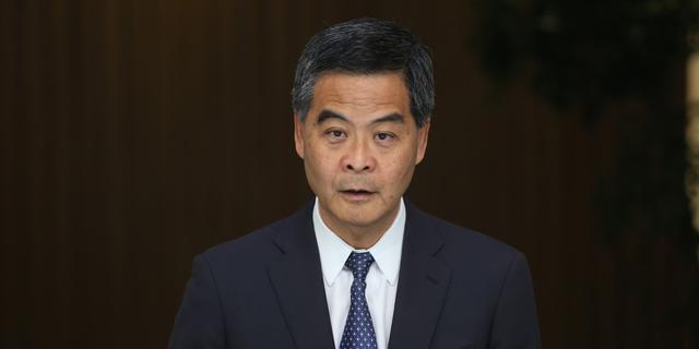 梁振英宣布放弃连任