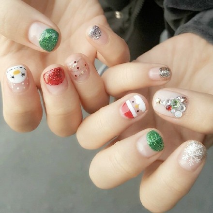 身边肯定至少都会有一个爱折腾美甲的女生