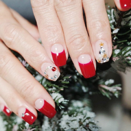 身边肯定至少都会有一个爱折腾美甲的女生