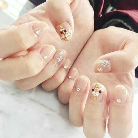 身边肯定至少都会有一个爱折腾美甲的女生