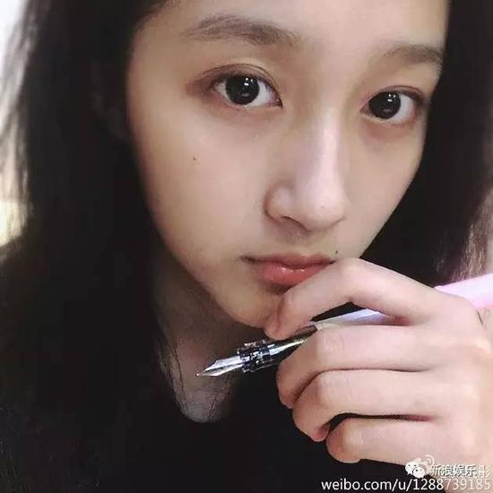 都说自己晒得是素颜照！