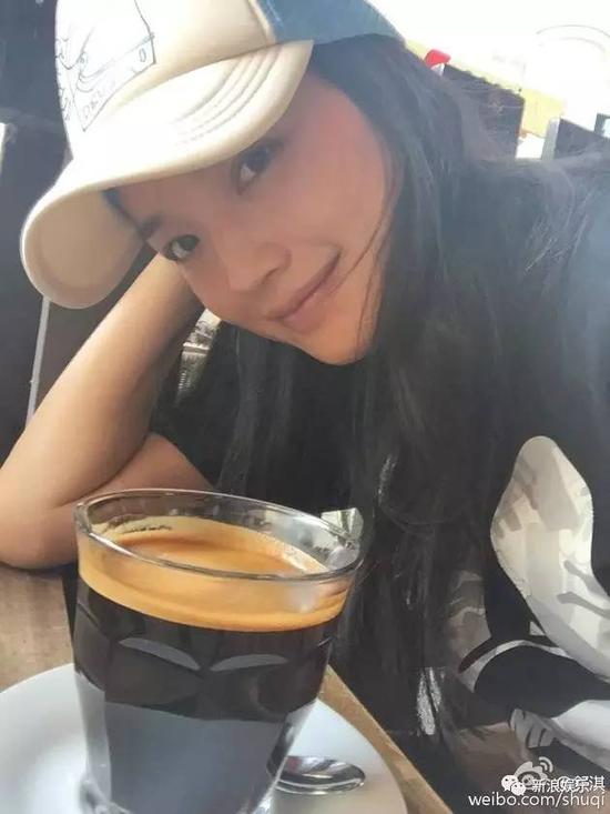 都说自己晒得是素颜照！