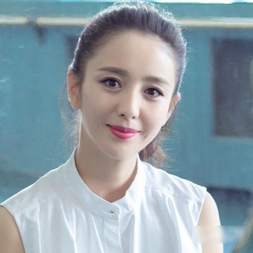 金高银神奇撞脸周冬雨