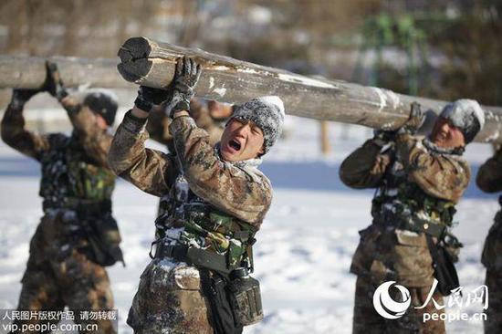 中国军人零下27度仍训练