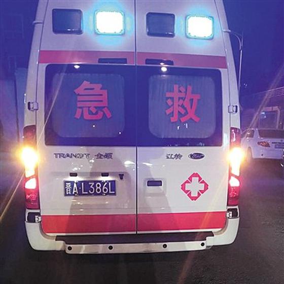 黑救护车盘踞大医院 无资质自称活人死人都能拉
