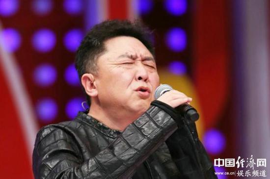 这是47岁的于谦