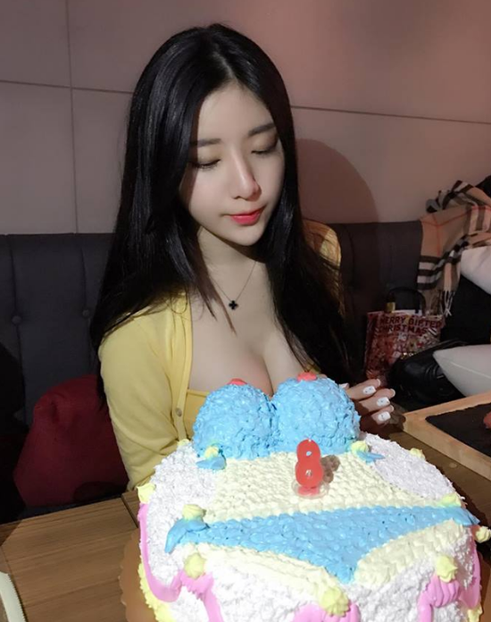 黄冠洁时常在社交媒体分享生活照。