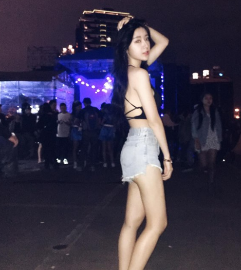 黄冠洁时常在社交媒体分享生活照。