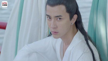 于朦胧整容前后对比差距大 网友:简直不能直视