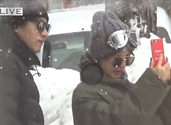 张俪朱镇模亲昵同游日本