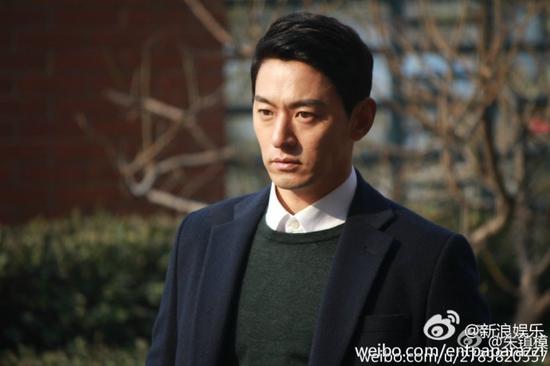 张俪朱镇模亲昵同游日本