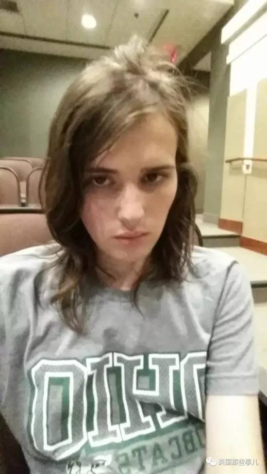 这段时间小哥发照片的频率也更高了～