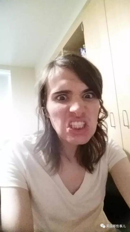 进行HRT的第九个月。“都九个月了，我想扮个可爱呢，大失败“。